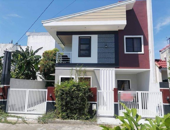 House for Sale in Fairway View Village near The Orchard Dasmarinas Cavite