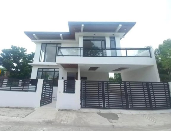 Brand new Corner lot House for Sale in La Residencia Sta Rosa Laguna