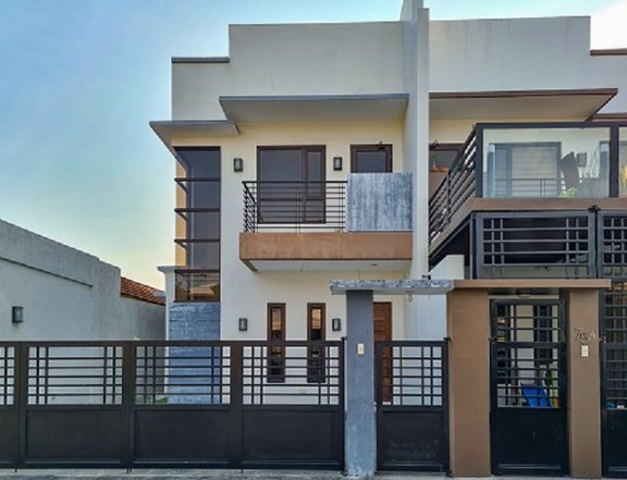 Duplex unit for Sale in BF Homes Paranaque City