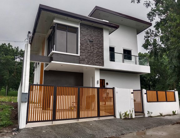 Brand new House with own Pool for Sale in Laguna Hills Calamba Laguna