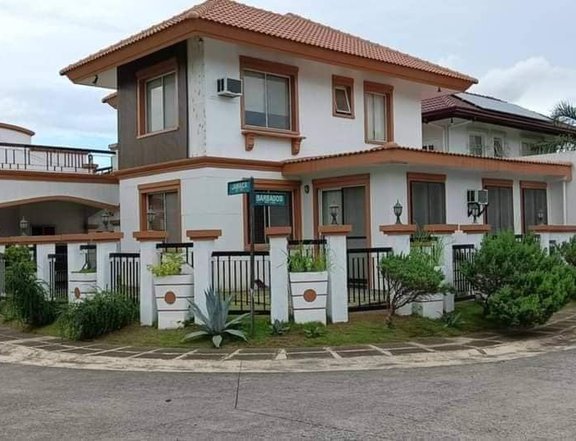 Corner lot House for Sale in Santarosa Estates 2 STa Rosa Laguna