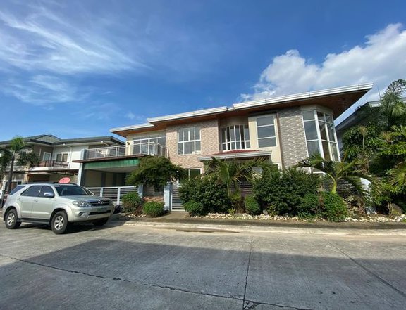 5-Bedrom House for Sale in Jubilation East Binan Laguna