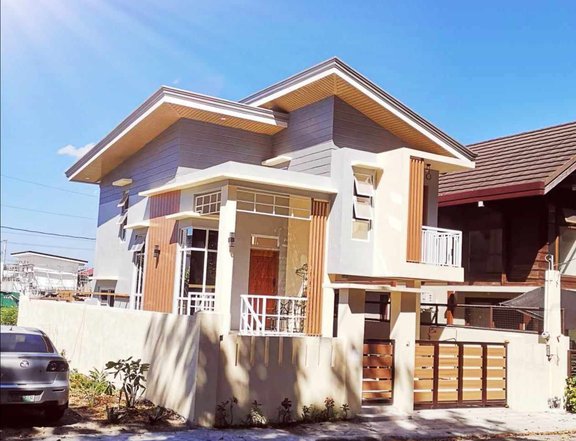 House for Sale in Grand Parkplace Exec Village Aguinaldo Highway Imus Cavite