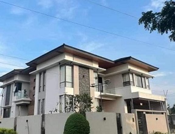 House with own Pool for Sale in Green Meadows The Orchard Dasmarinas Cavite