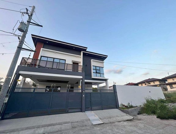 Brand new 6-Bedroom House with own Pool for Sale in Multinational Village Paranaque City