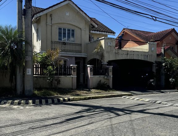 Corner lot House for Sale in Citta Italia Buhay na Tubig Imus Cavite