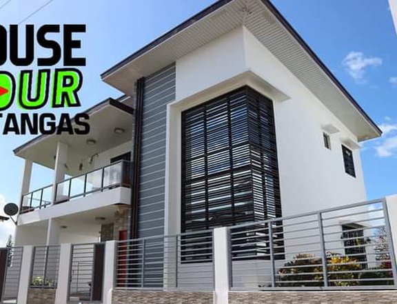 5 Bedrooms House and Lot Pre-Selling Price