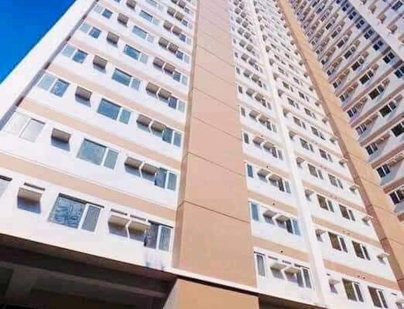 Rush 1br with balcony few units Rush move in