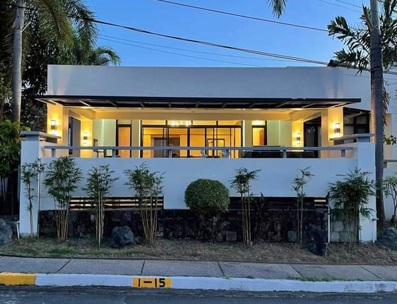 house with 3 car garage for sale