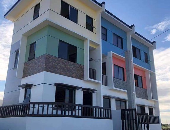 3- STOREY TOWNHOUSE   For Sale In Trece  Martires Cavite