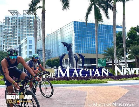 Megaworld MACTAN NEWTOWN  this is a good investment condo hotel.