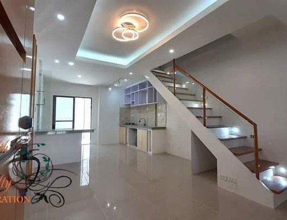 3 Bed Room Townhouse For Sale Modern Tropical Design in Las Pinas