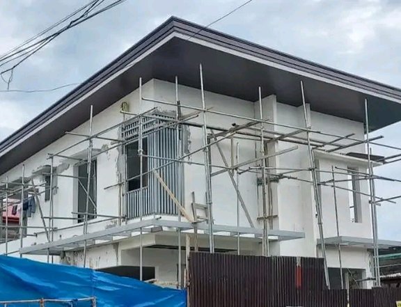 2storey 4br house and lot SA Parañaque