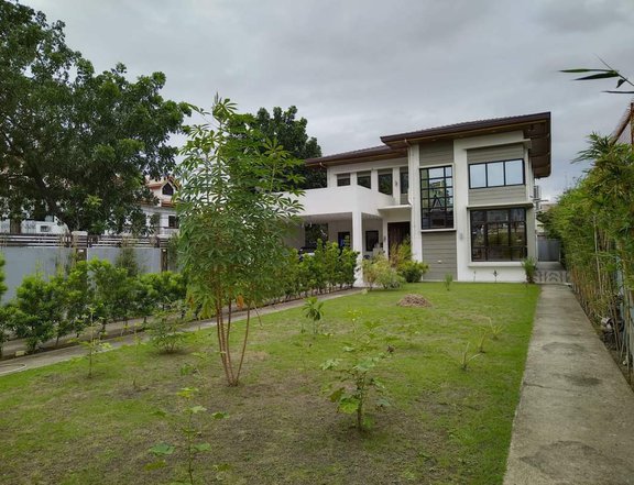 6-bedroom Single Detached House For Sale in Las Piñas Metro Manila