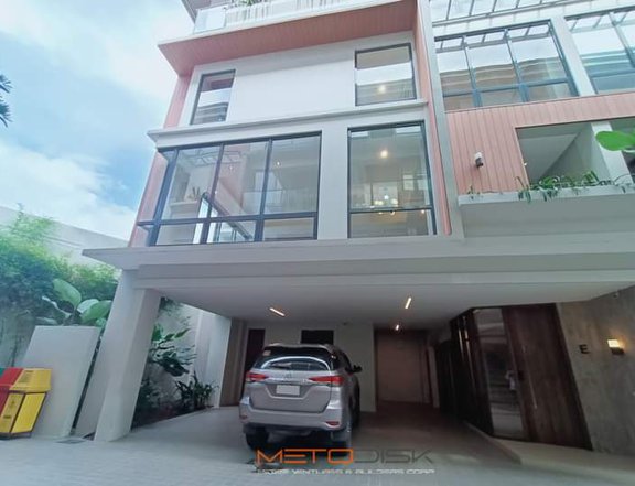 4-bedroom Townhouse For Sale in Cubao