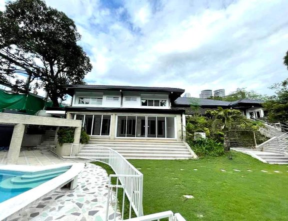 5-bedroom Single Detached House For Rent in South Forbes Park