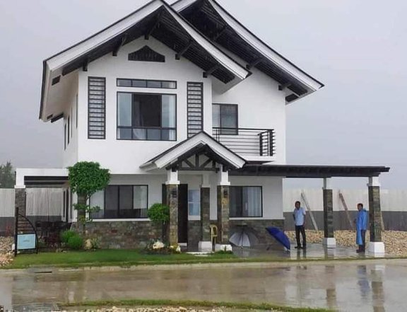 Along Beach 4-bedroom Single Detached House For Sale in Argao Cebu