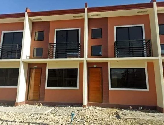 House and lot walking distance from national highway