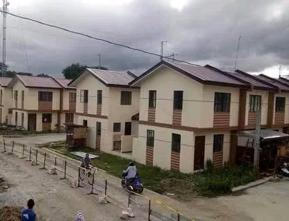 Ready for Occupancy Townhomes in Savanna Ville Imus, Cavite