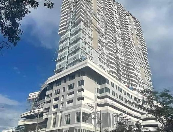 2bedroom condo near Ayala Mall and SM City