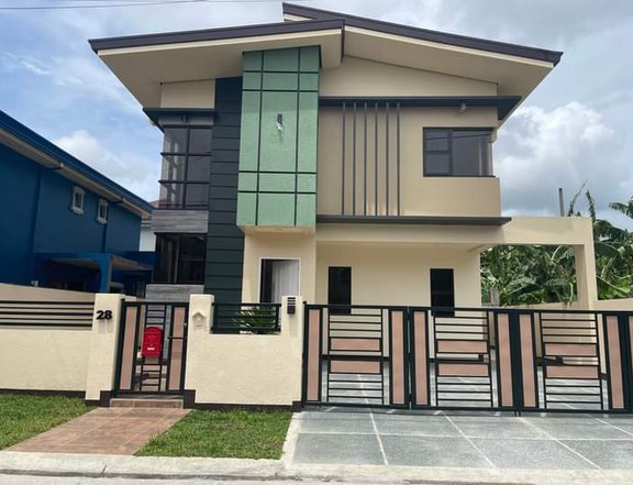 4BEDROOM ELEGANT AND LUXURIOUS HOUSE FOR SALE IN IMUS CAVITE