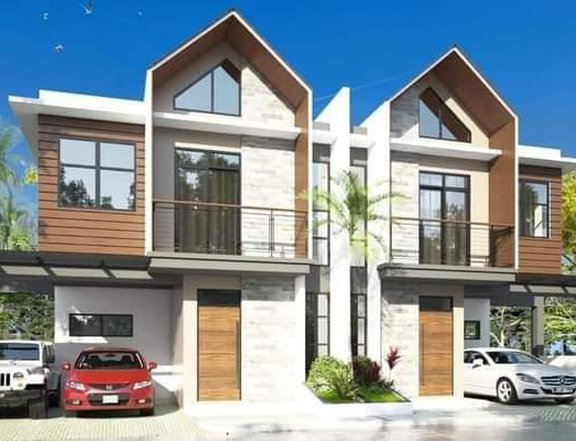 Preselling High End House And Lot in Mingla