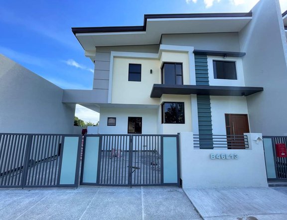 4 Bedroom Single Attached House For Sale in Dasmarinas Cavite