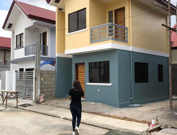 Corner Lot 100sqm Single Attached House For Sale in San Mateo Rizal