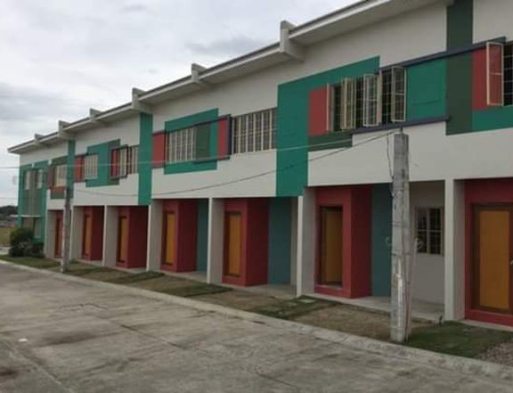 Townhouse For Sale in Courtyard at Golden Horizon Courtyard Trece
