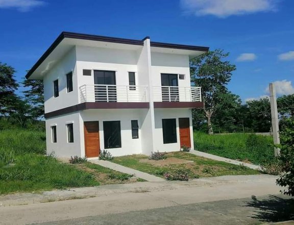 Tulip Twinhomes / House and lot for sale in Village East 3 Bin, Rizal