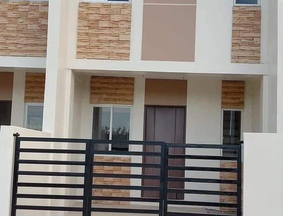 Pre selling loftype TOWNHOUSE Sunny homes batangas