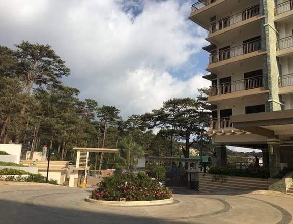 3 bedroom 2 CR 83.50 sqm 4th floor corner unit with 2 balconies + parking