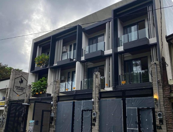 4-BEDROOM MODERN TOWNHOUSE FOR SALE IN UP VILLAGE DILIMAN QUEZON CITY