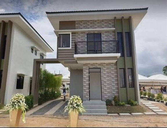 4-bedroom Single Detached House in a Beautiful Subdivision in Mingla