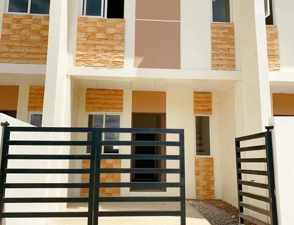 Baretype townhouse for sale in Padre Garcia Batangas