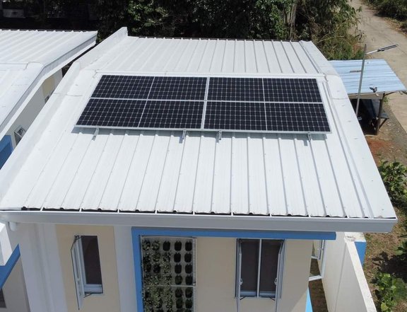 Solar-powered Elegant House and Lot for Sale near Altaraza Colinas