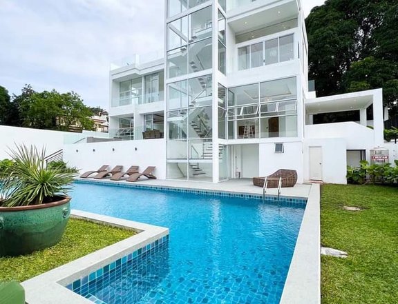 BRANDNEW 4-STOREY LUXURIOUS MODERN CLIFF HOUSE WITH POOL FOR SALE IN TAGAYTAY CITY