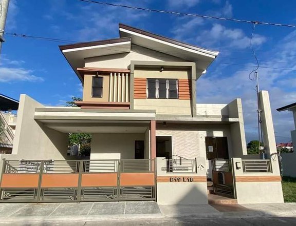 4-bedroom Single Detached House For Sale in Imus Cavite