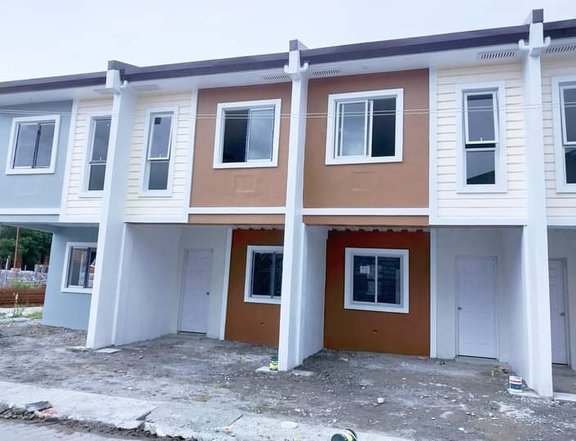 Townhouse with Car garage 3 Bedrooms in Jade Villas for sale, Imus