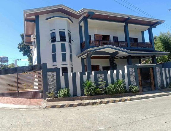 4-bedroom Single Detached House For Sale in Tagaytay Cavite