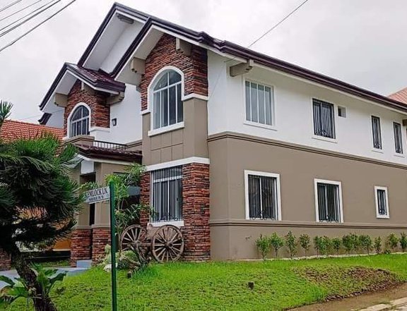 4-bedroom Single Attached House for Sale in Greenwoods Executive Village (Norfolk) Dasmarinas Cavite