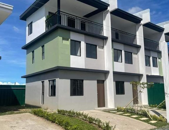 4-bedroom Townhouse For Sale in Nuvali Calamba Laguna