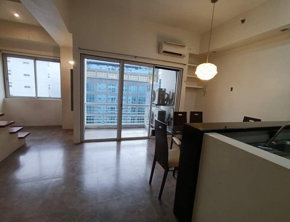 BGC CONDO FOR RENT 1 BR 2 CR 1 BALCONY