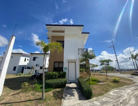 3-bedroom Single Detached House For Sale in Trece Martires Cavite