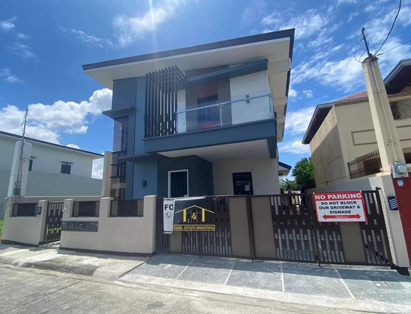 4-bedroom Single Detached House For Sale in Imus Cavite