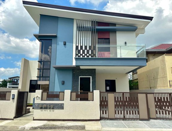 Brandnew 5-bedroom Single Detached House For Sale in Grand Parkplace Imus Cavite