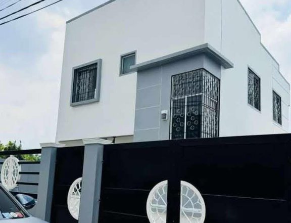 Modern House for Rent in Imus Cavite inside subdivision for long term lease