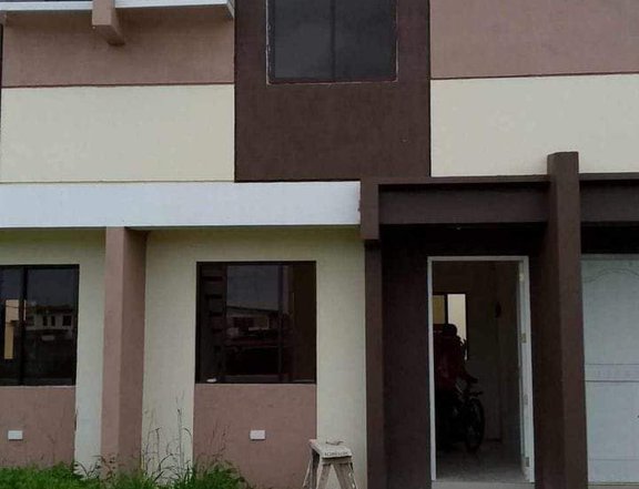 Pre owned 2 bedroon townhouse for sale in Tanza, Cavite