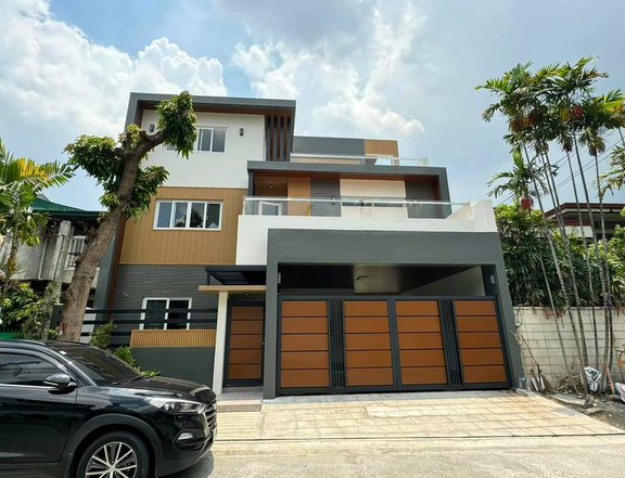 Ready For Occupancy 6-bedroom Single Attached House For Sale in Quezon City