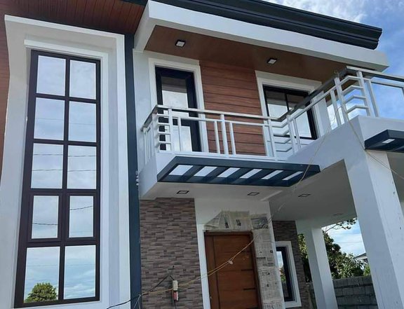 FOR SALE NEWLY BUILT MODERN TWO STOREY HOUSE WITH POOL IN PAMPANGA